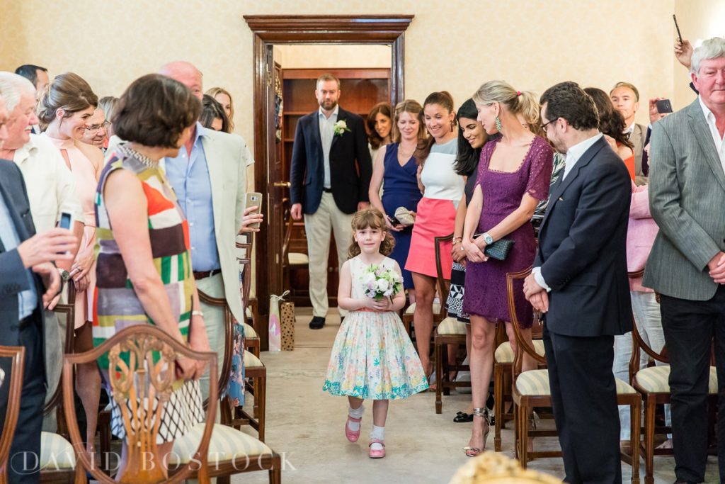 flower girl entering ceremony