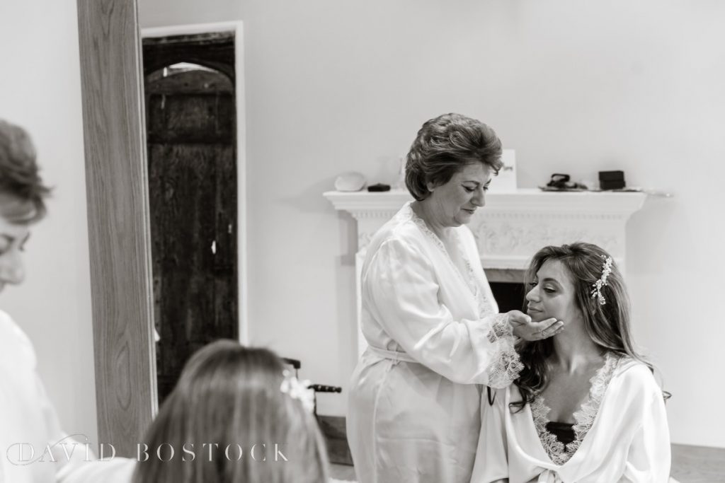 bride and her mother