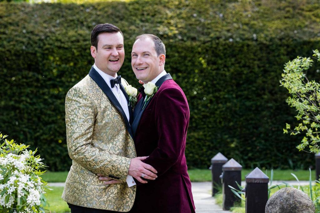 Happy couple at Le Manoir aux Quat'Saisons wedding