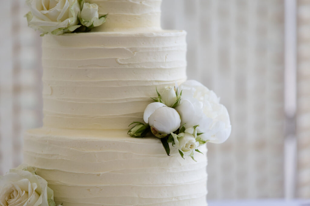 Ardington House wedding photo wedding cake