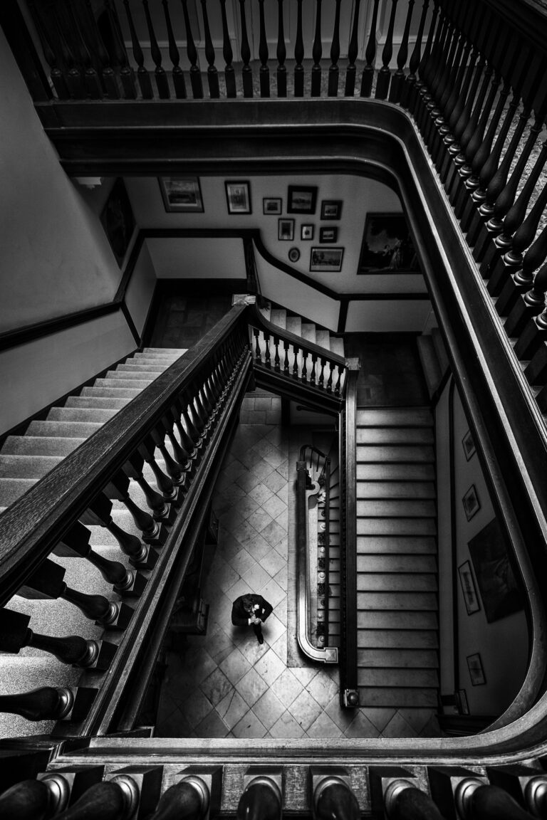 staircase at Kirtlington Park in black and white